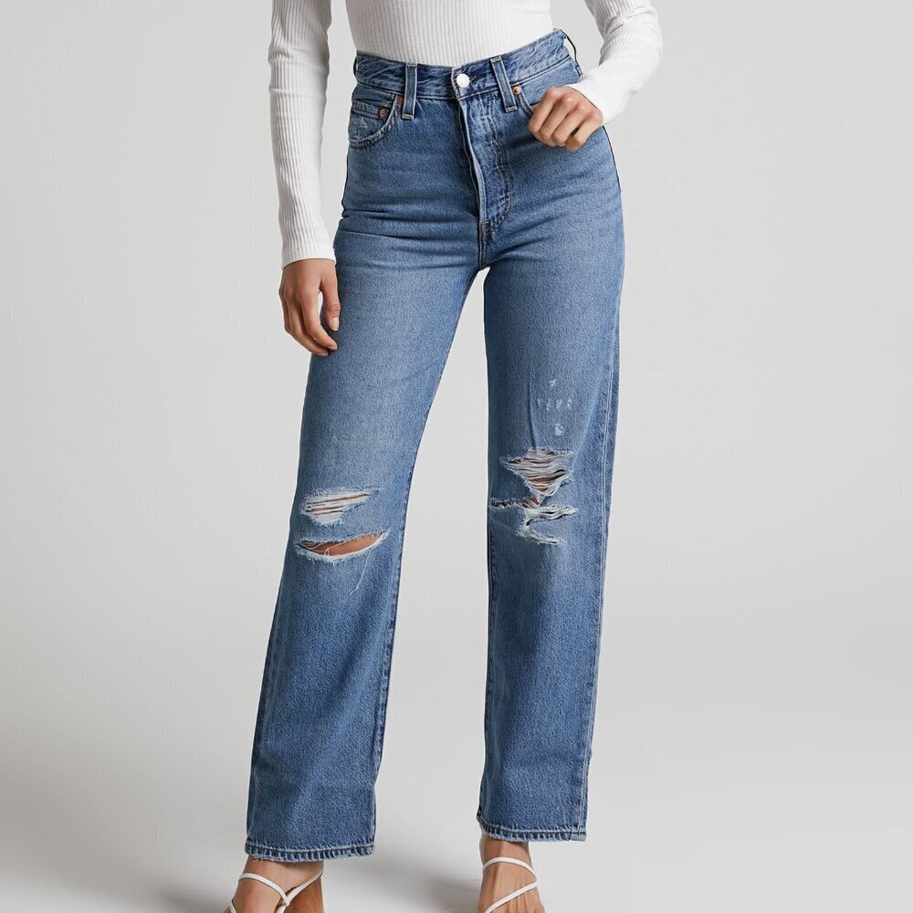 Levi’s Premium‎ High Rise Distressed Ribcage Straight Ankle Jeans